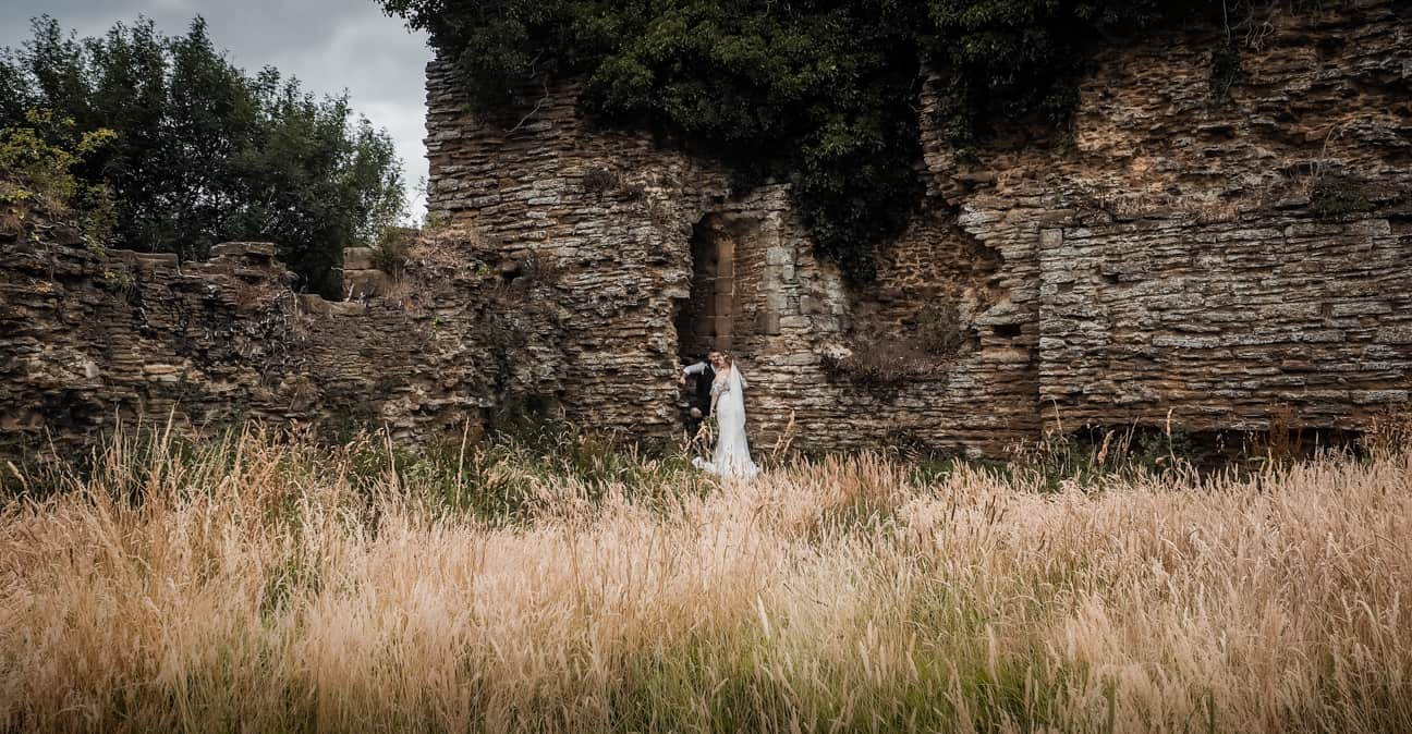 bride and groom in the grounds of sheriff hutton